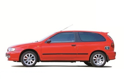 Nissan Almera I Hatchback (N15)